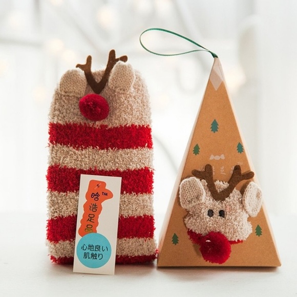 Reindeer fuzzy socks one size with ornament box - Picture 3 of 7